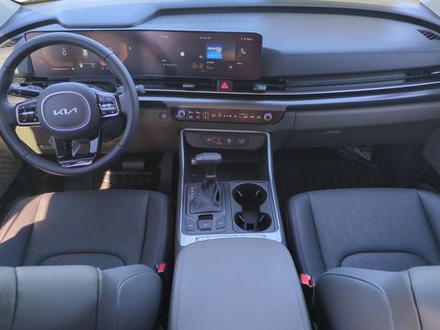 New 2026 Kia Carnival FWD image 13