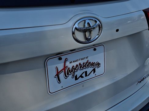 Used 2019 Toyota Highlander XLE AWD/4WD image 33