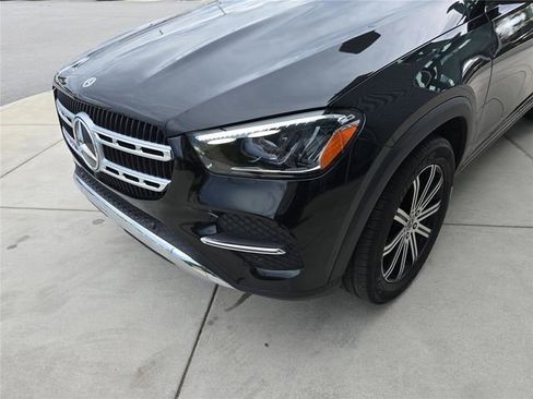 Used 2025 Mercedes-Benz GLE 350 4MATIC image 11