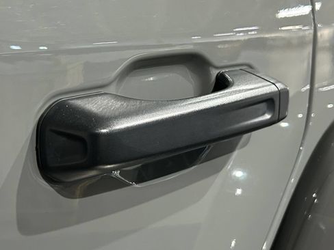 Used 2021 Jeep Wrangler Unlimited Rubicon 4xe w/ Steel Bumper Group AWD/4WD image 19