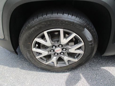 Used 2020 GMC Acadia SLE image 30