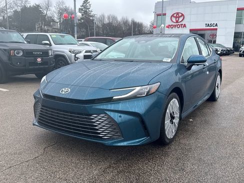 New 2026 Toyota Camry XLE AWD/4WD image 3