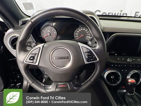 Used 2022 Chevrolet Camaro SS RWD image 7