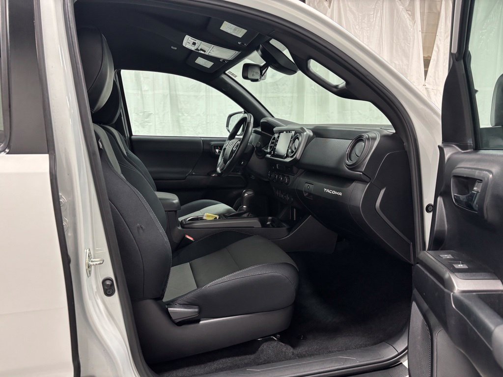 Used 2021 Toyota Tacoma TRD Sport w/ Technology Package AWD/4WD image 58