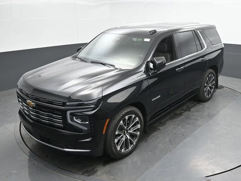 Used 2025 Chevrolet Tahoe High Country AWD/4WD image 37