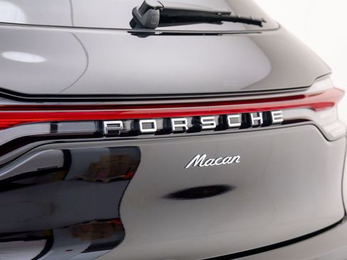New 2025 Porsche Macan image 36
