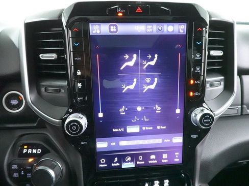New 2026 RAM 1500 4x4 Crew Cab image 17