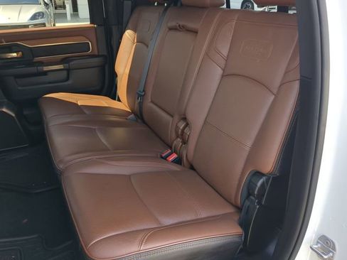 Used 2024 RAM 3500 Limited AWD/4WD image 17