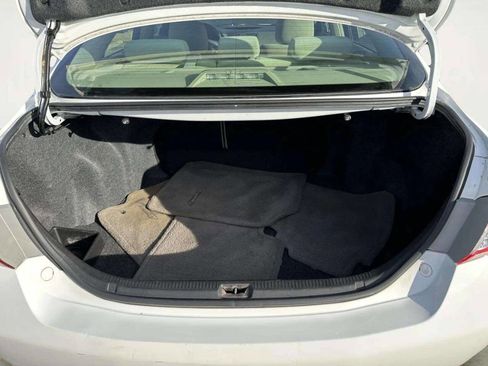 Used 2011 Toyota Camry LE image 13