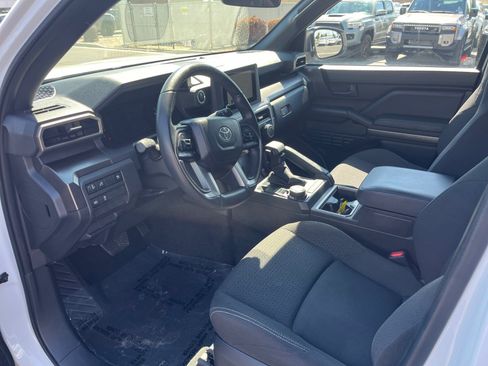 Used 2025 Toyota 4Runner SR5 AWD/4WD image 10