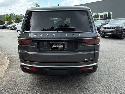Used 2024 Jeep Wagoneer Series II w/ Flexible Seating Group RWD image 9