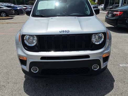 Used 2021 Jeep Renegade Latitude AWD/4WD image 2