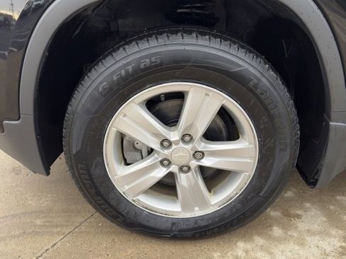 Used 2017 Chevrolet Trax LT w/ LT Convenience Package image 9