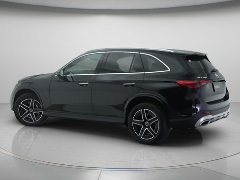 New 2026 Mercedes-Benz GLC 300 image 2