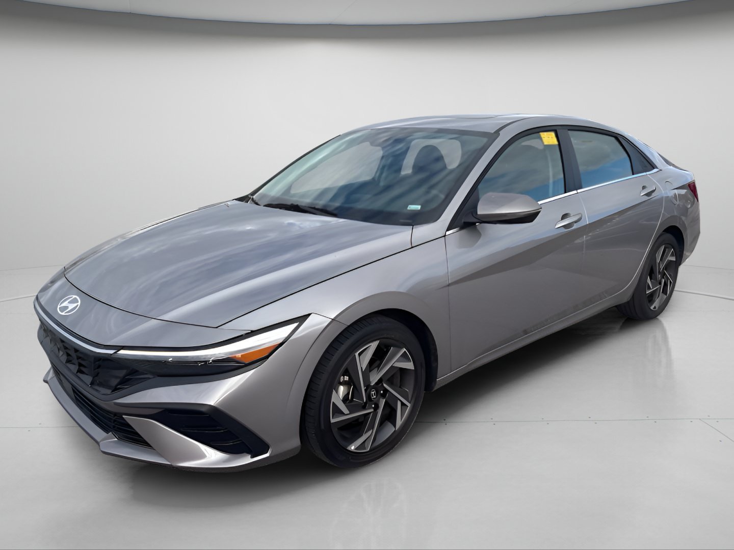 Used 2025 Hyundai Elantra Limited FWD image 14
