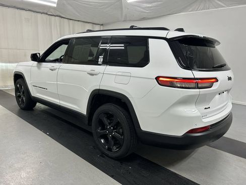 Used 2023 Jeep Grand Cherokee L Laredo AWD/4WD image 7