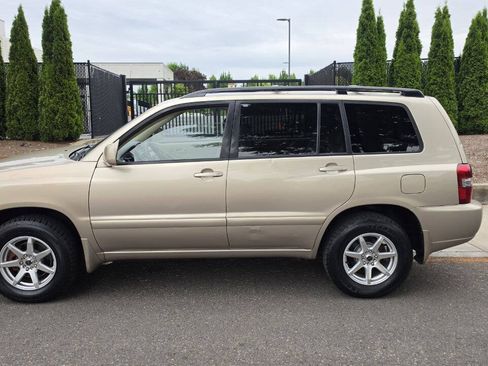 Used 2007 Toyota Highlander 4WD V6 w/ 3rd Row image 8