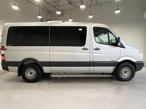 Used 2013 Mercedes-Benz Sprinter 2500 image 9