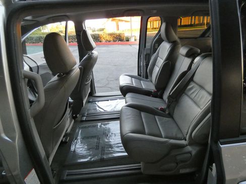 Used 2015 Toyota Sienna XLE image 39