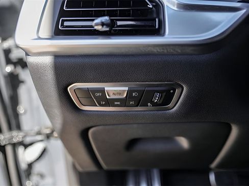 Used 2023 BMW X7 xDrive40i w/ Executive Package image 15