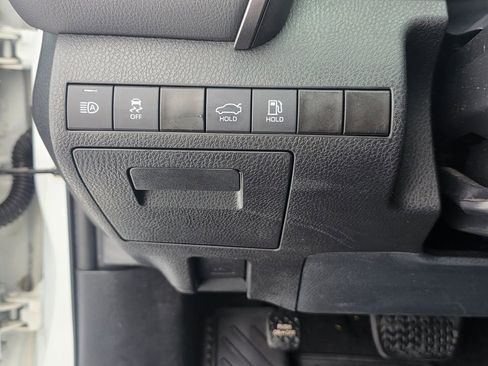 Used 2022 Toyota Camry SE image 14