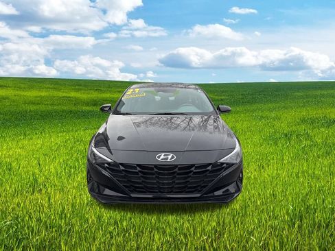 Used 2023 Hyundai Elantra SEL image 2