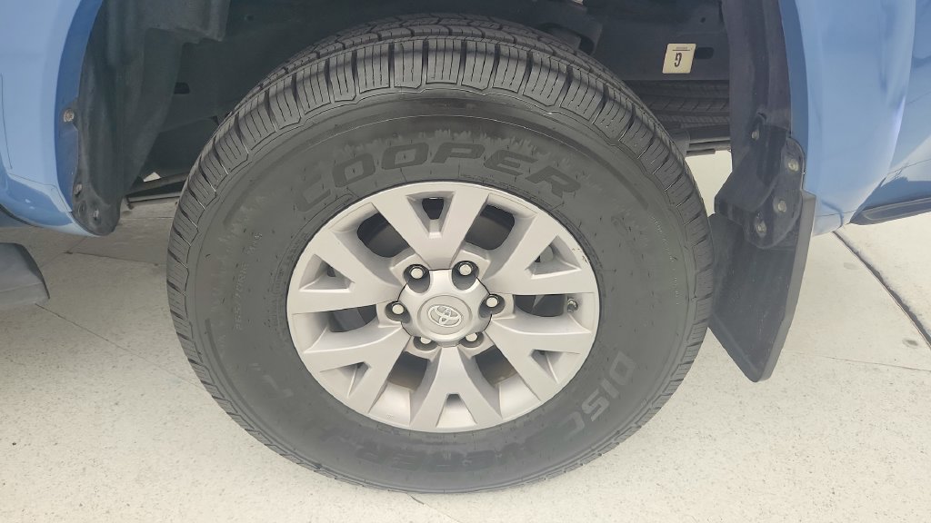 Used 2019 Toyota Tacoma SR5 AWD/4WD image 25