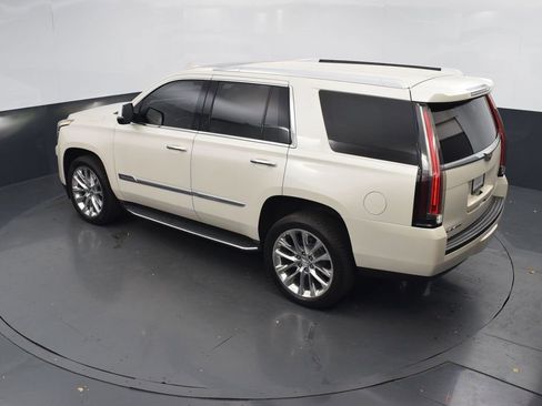 Used 2015 Cadillac Escalade Luxury image 44