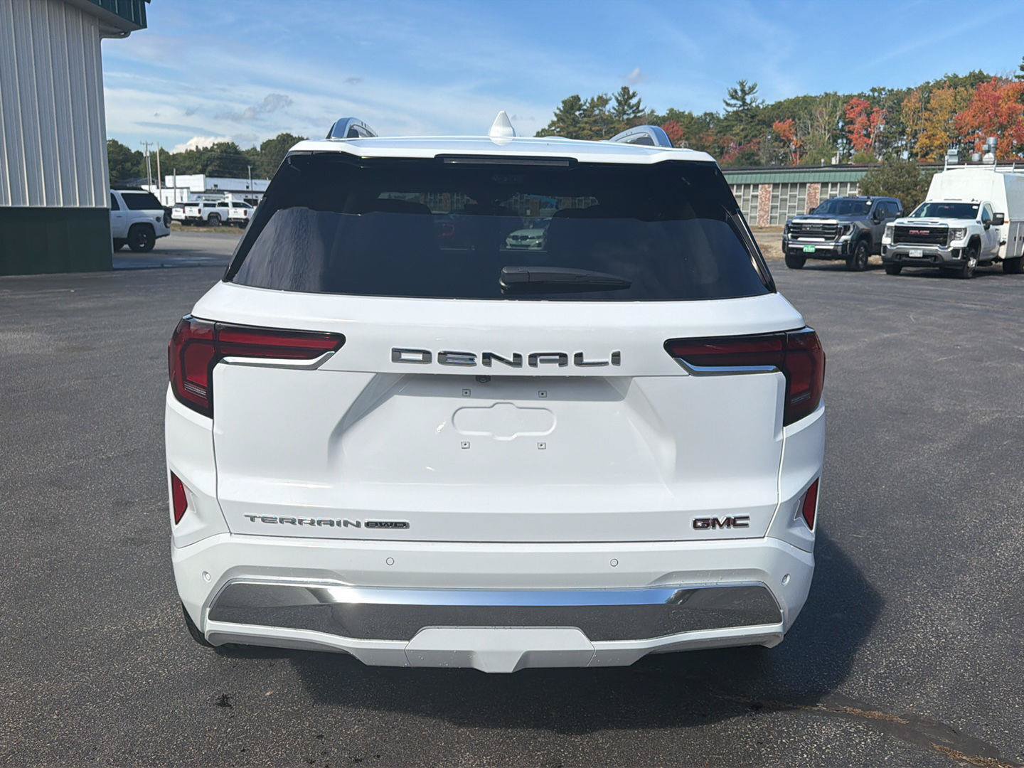 New 2027 GMC Terrain Denali w/ LPO, Floor Liner Package AWD/4WD image 4