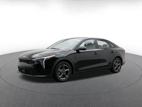 Used 2026 Kia K4 FWD image 3