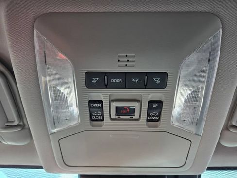 Used 2022 Toyota RAV4 XLE Premium AWD/4WD image 30