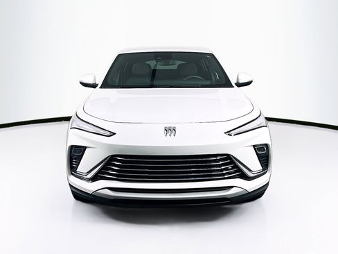 Used 2025 Buick Envista Preferred image 2