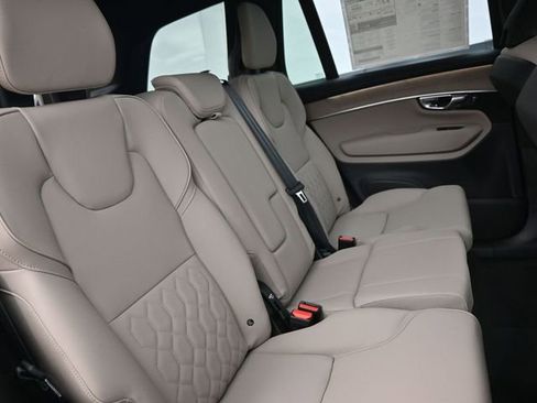 New 2026 Volvo XC90 B6 Plus w/ Protection Package Premier image 34