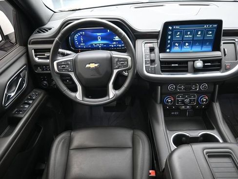 Used 2024 Chevrolet Suburban LT w/ LT Signature Package image 27