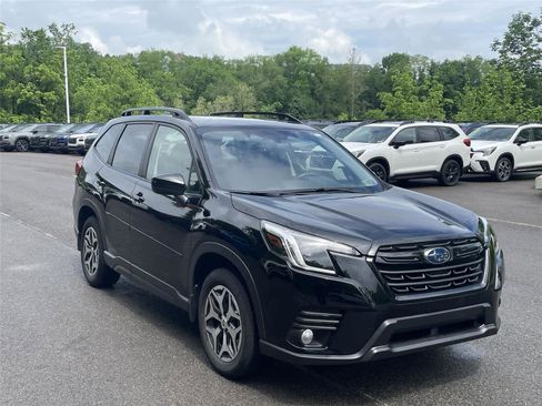 Used 2023 Subaru Forester Premium AWD/4WD image 7