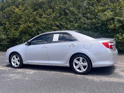 Used 2014 Toyota Camry LE image 4