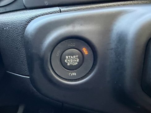 Used 2020 Jeep Wrangler Sport AWD/4WD image 26