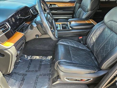 Used 2022 Jeep Grand Wagoneer Series III image 12