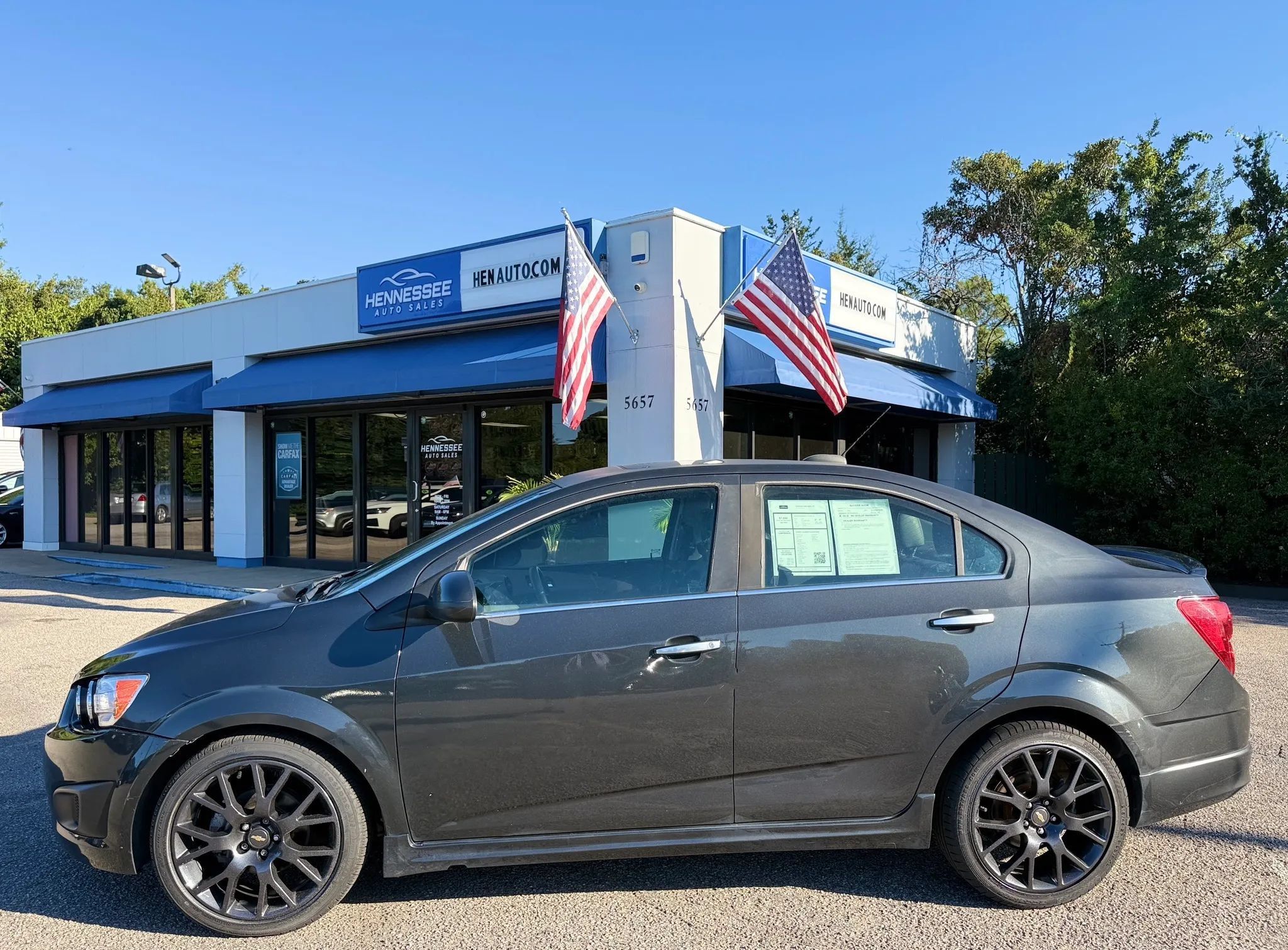 Used 2015 Chevrolet Sonic LTZ w/ Dusk Package FWD image 17
