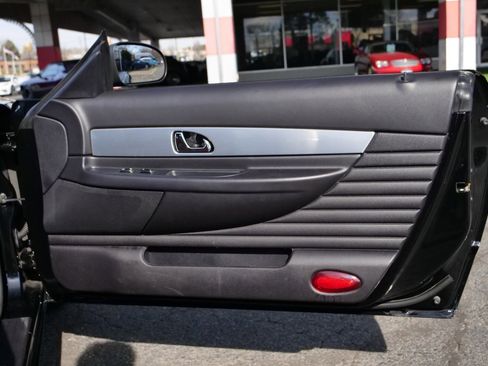 Used 2003 Ford Thunderbird image 32