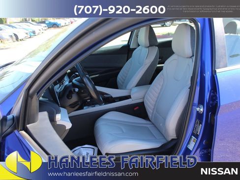 Used 2024 Hyundai Elantra Limited FWD image 12