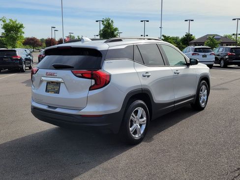 Used 2020 GMC Terrain SLE w/ Driver Convenience Package FWD image 4