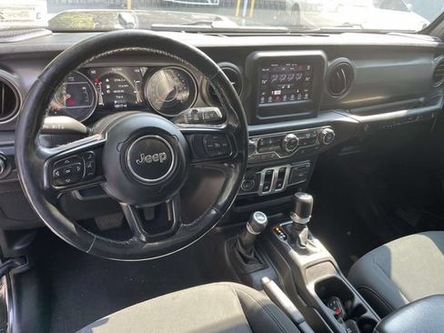 Used 2018 Jeep Wrangler Sport AWD/4WD image 12
