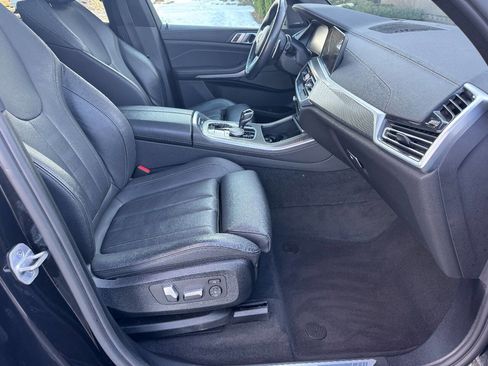 Used 2021 BMW X5 xDrive40i w/ M Sport Package image 22