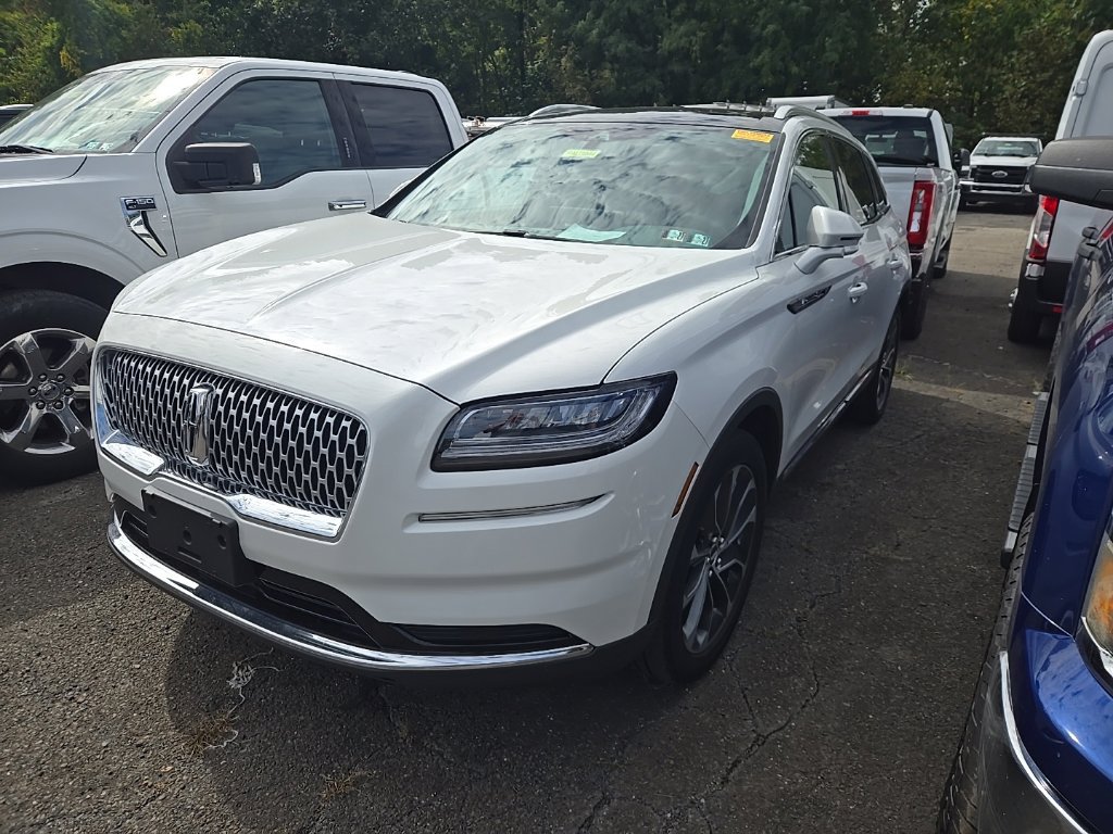 Used 2021 Lincoln Nautilus Reserve AWD/4WD image 3
