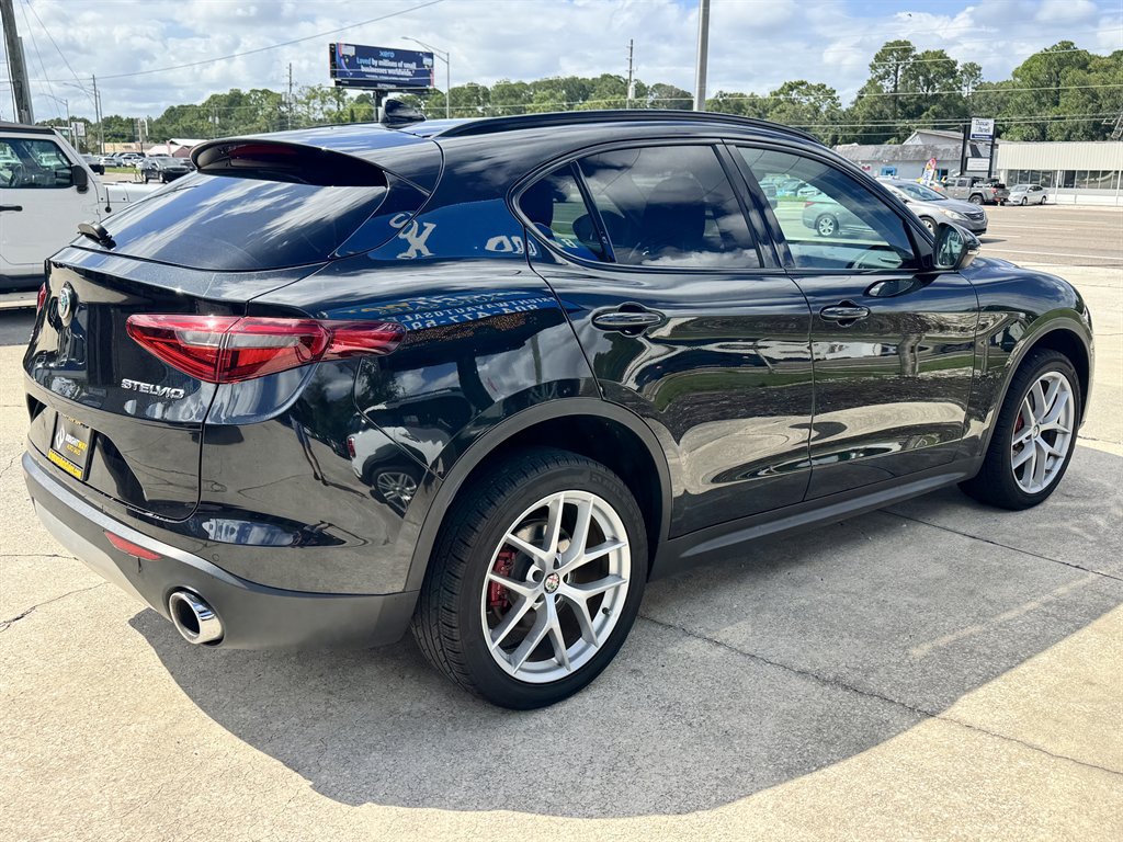 Used 2019 Alfa Romeo Stelvio Sport w/ Quick Order Package 22J Sport AWD/4WD image 5