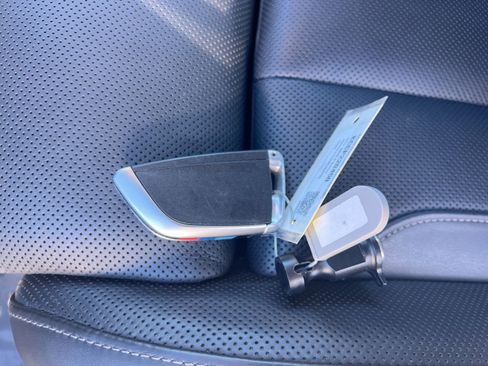 Used 2022 BMW M850i xDrive M850i xDrive image 25