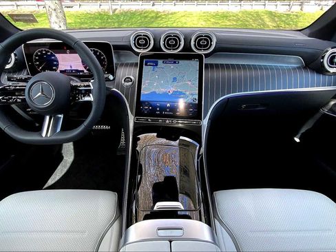 Certified 2025 Mercedes-Benz GLC 300 4MATIC image 5