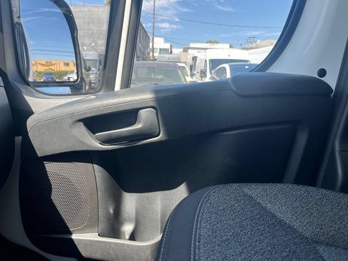 Used 2025 RAM ProMaster 2500 w/ Convenience Group FWD image 18