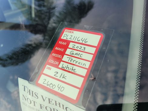Used 2023 GMC Terrain SLE FWD image 10